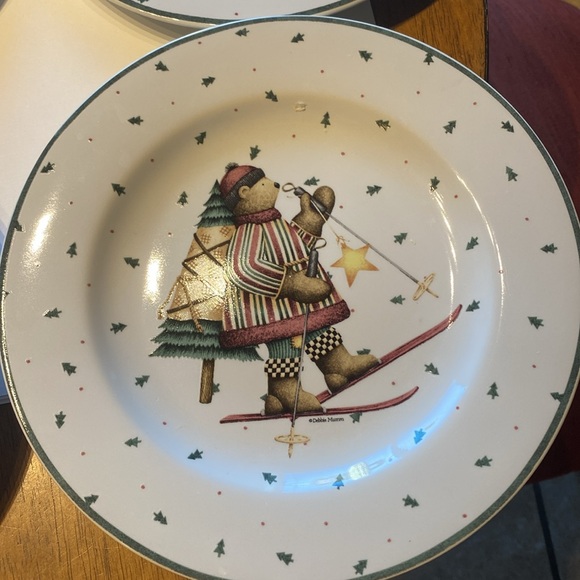 Vintage Debbie Mumm by Sakura set of 4 plates. Like new. Sledding Characters - Picture 4 of 6